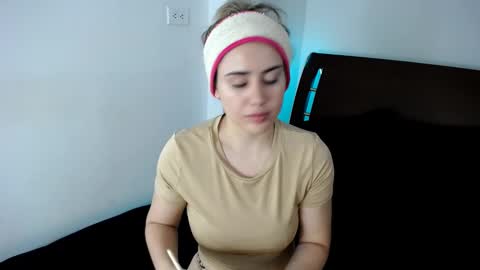 Snapshot of alexawarren_ chatting on December 2024 08:15:02 PM alexawarren_ online show from December 2024 08:15:02 PM