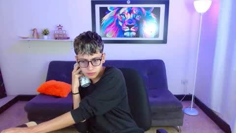 Snapshot of alexcum_18 chatting on March 2026 01:33:01 PM alex online show from March 2026 01:33:01 PM