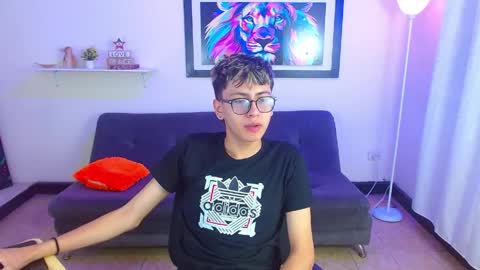 Snapshot of alexcum_18 chatting on April 2026 01:49:01 PM alex online show from April 2026 01:49:01 PM