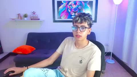 Snapshot of alexcum_18 chatting on April 2026 01:49:01 PM alex online show from April 2026 01:49:01 PM