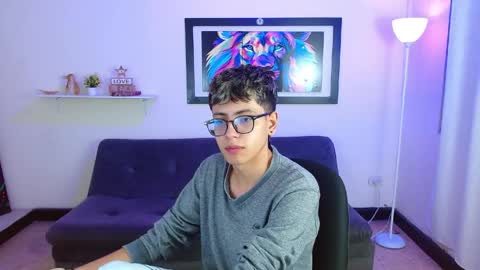 Snapshot of alexcum_18 chatting on April 2026 01:38:01 PM alex online show from April 2026 01:38:01 PM