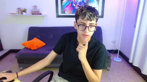 Snapshot of alexcum_18 chatting on April 2026 02:01:02 PM alex online show from April 2026 02:01:02 PM