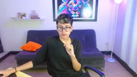 Snapshot of alexcum_18 chatting on April 2026 01:56:02 PM alex online show from April 2026 01:56:02 PM