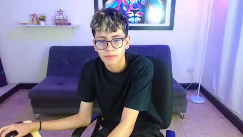 Snapshot of alexcum_18 chatting on April 2026 02:10:01 PM alex online show from April 2026 02:10:01 PM