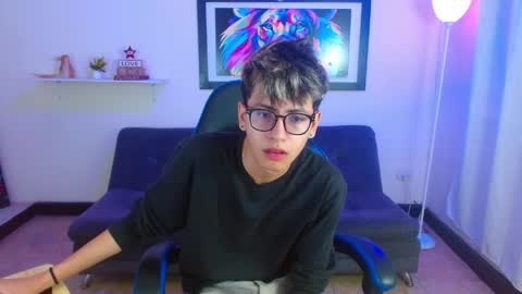 Snapshot of alexcum_18 chatting on April 2026 02:01:01 PM alex online show from April 2026 02:01:01 PM