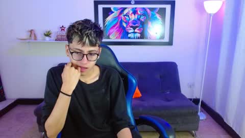 Snapshot of alexcum_18 chatting on May 2026 01:52:01 PM alex online show from May 2026 01:52:01 PM