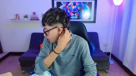 Snapshot of alexcum_18 chatting on May 2026 02:00:01 PM alex online show from May 2026 02:00:01 PM