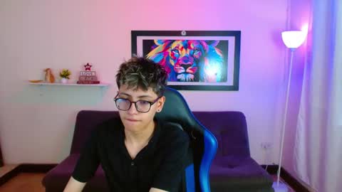 Snapshot of alexcum_18 chatting on May 2026 01:59:01 PM alex online show from May 2026 01:59:01 PM