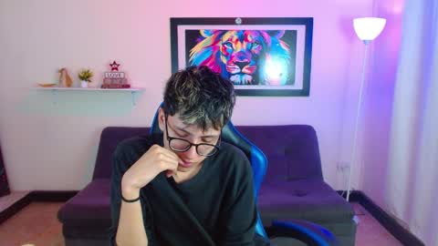 Snapshot of alexcum_18 chatting on June 2026 02:33:01 PM alex online show from June 2026 02:33:01 PM