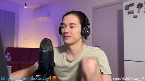 Snapshot of alexdavey chatting on February 2025 05:42:02 AM online show from February 2025 05:42:02 AM