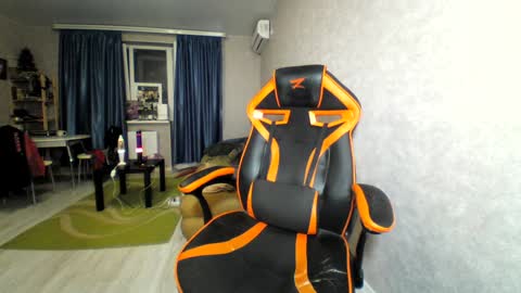 Snapshot of alexfox2018 chatting on January 2025 04:04:01 PM Alex online show from January 2025 04:04:01 PM