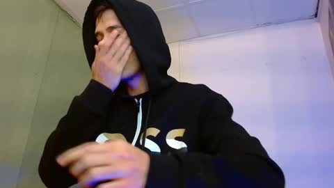 alexgiraldo__ online show from April 2026 11:44:02 AM