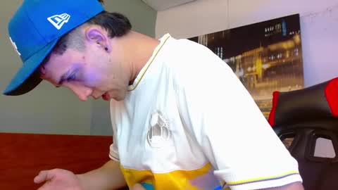 Snapshot of alexgiraldo__ chatting on July 2026 12:22:02 PM alexgiraldo__ online show from July 2026 12:22:02 PM