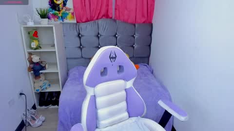 alexia_dussan online show from December 2024 12:35:01 AM