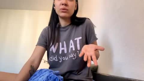 Snapshot of alexiaficke chatting on July 2026 04:40:02 AM Emila online show from July 2026 04:40:02 AM