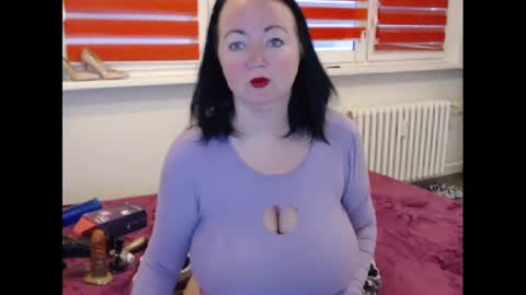 Snapshot of alexie33 chatting on February 2025 08:17:02 AM alexie33 online show from February 2025 08:17:02 AM