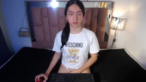 -- ALEXIS -- online show from October 2025 01:06:02 AM