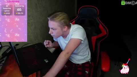 Snapshot of alexis_gordon chatting on September 2025 08:10:02 PM Alexis online show from September 2025 08:10:02 PM