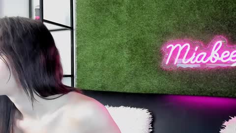 alexisbanx online show from December 2024 03:44:01 PM