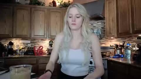 alexispaige06 online show from March 2026 06:01:02 PM