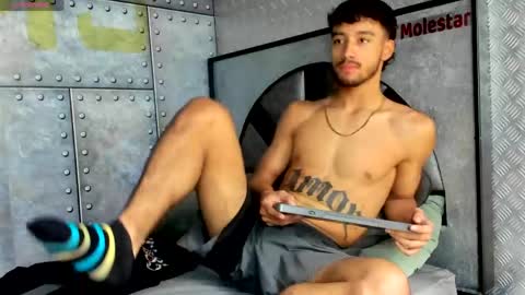 alexisstonne online show from May 2026 06:53:01 PM