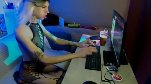 alexnaughty14 online show from November 2025 01:28:02 PM