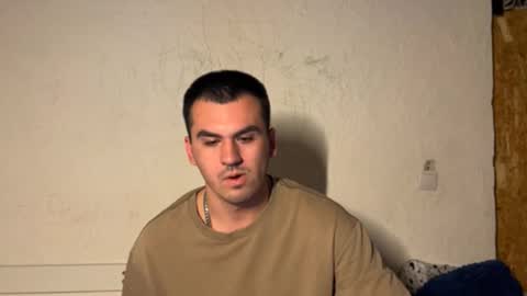 Snapshot of alexray20 chatting on April 2026 09:23:01 PM Alex online show from April 2026 09:23:01 PM