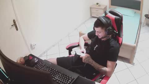 alexthepro00 online show from October 2025 11:24:02 PM