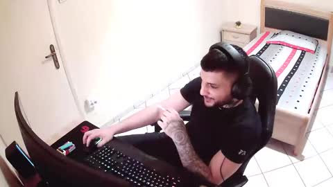 alexthepro00 online show from May 2026 01:36:01 AM