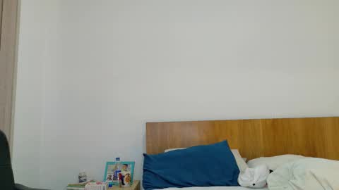 Snapshot of alextwunkk chatting on March 2026 02:04:02 AM Alex online show from March 2026 02:04:02 AM