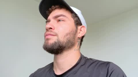 Snapshot of alextwunkk chatting on April 2026 07:19:01 PM Alex online show from April 2026 07:19:01 PM