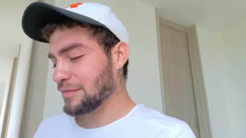 Snapshot of alextwunkk chatting on April 2026 08:25:02 PM Alex online show from April 2026 08:25:02 PM