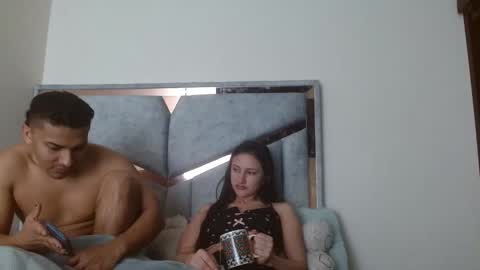 Snapshot of alexvsluisa chatting on October 2025 04:09:02 PM alex y luisa online show from October 2025 04:09:02 PM