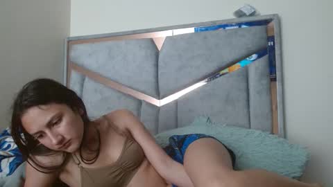 Snapshot of alexvsluisa chatting on November 2025 03:55:02 PM alex y luisa online show from November 2025 03:55:02 PM