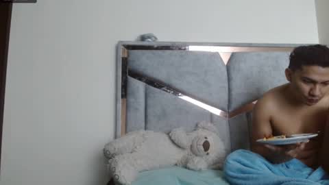 Snapshot of alexvsluisa chatting on December 2025 03:06:01 PM alex y luisa online show from December 2025 03:06:01 PM