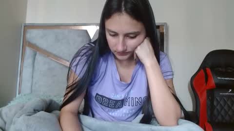 Snapshot of alexvsluisa chatting on April 2026 02:33:02 PM alex y luisa online show from April 2026 02:33:02 PM