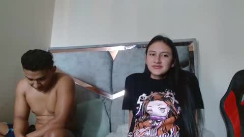 Snapshot of alexvsluisa chatting on April 2026 03:46:02 PM alex y luisa online show from April 2026 03:46:02 PM