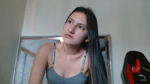 Snapshot of alexvsluisa chatting on April 2026 03:37:01 PM alex y luisa online show from April 2026 03:37:01 PM