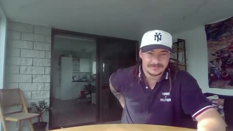 Snapshot of alexx1169 chatting on April 2026 11:42:01 PM Alex online show from April 2026 11:42:01 PM