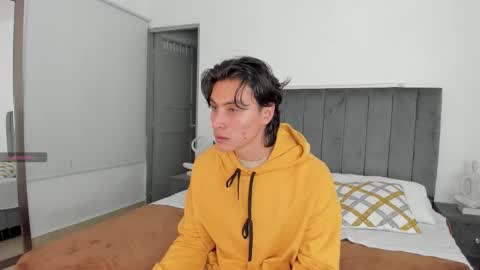 Snapshot of alexxander_hall chatting on October 2025 10:53:02 PM Alexxander Hall online show from October 2025 10:53:02 PM