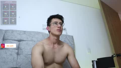 Alex online show from October 2025 11:00:02 PM