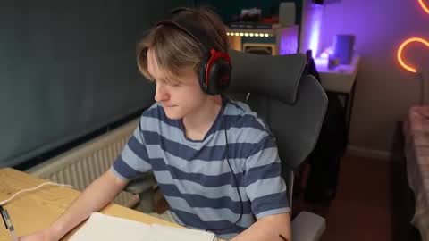 Snapshot of alexycutie chatting on February 2026 07:52:02 PM Alexycutie online show from February 2026 07:52:02 PM