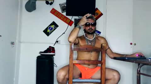 Snapshot of alfredopantuso chatting on April 2026 07:02:01 AM alfredopantuso online show from April 2026 07:02:01 AM