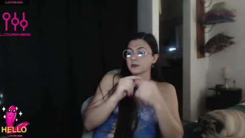 Snapshot of alguien_mas01 chatting on March 2026 07:35:02 AM cami online show from March 2026 07:35:02 AM