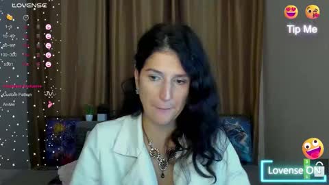 Snapshot of alianna_solo_kiss chatting on November 2025 12:18:02 PM Alianna online show from November 2025 12:18:02 PM