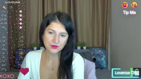 Snapshot of alianna_solo_kiss chatting on November 2025 06:35:02 AM Alianna online show from November 2025 06:35:02 AM