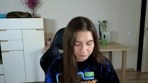 Alice online show from October 2025 07:10:02 PM