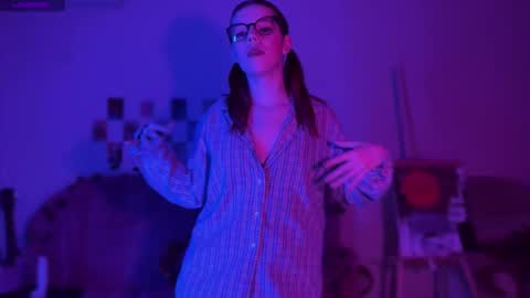 Snapshot of alice__madness chatting on November 2025 09:48:02 PM Alice online show from November 2025 09:48:02 PM