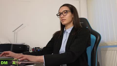 Snapshot of alice_bane chatting on March 2025 04:21:01 PM A R Y A  T I A online show from March 2025 04:21:01 PM