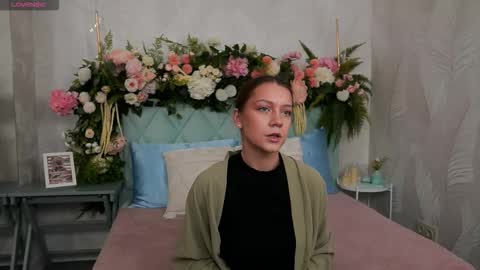 Snapshot of alice_charmy chatting on March 2026 05:19:01 PM Alice in Wonderland online show from March 2026 05:19:01 PM